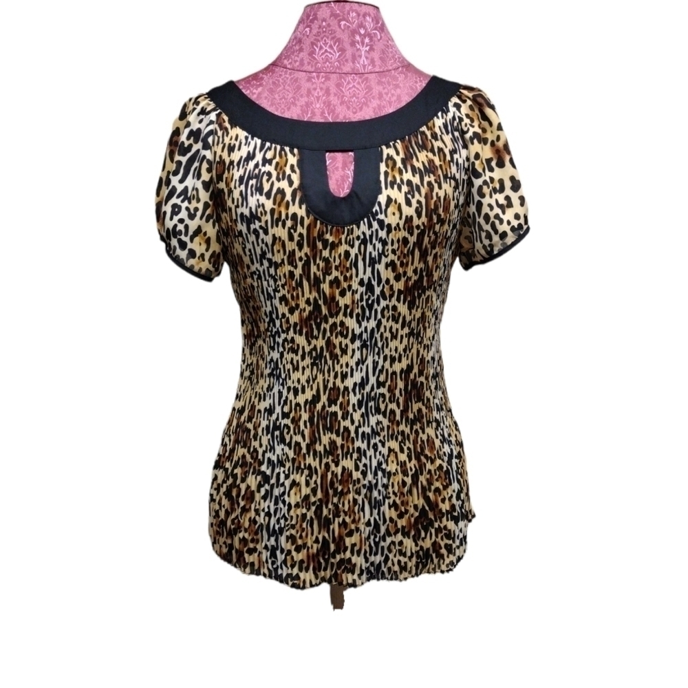 Essentials by Milano Women's Leopard Print Blouse Size Large